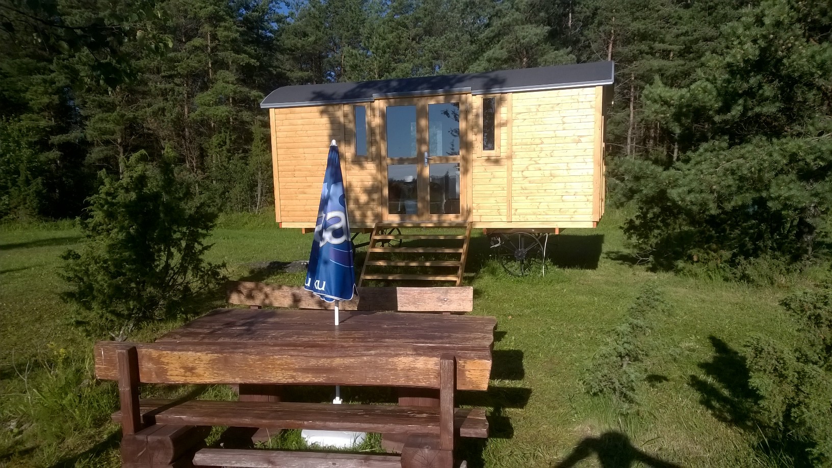 Vanker Lõunarannas lauaga