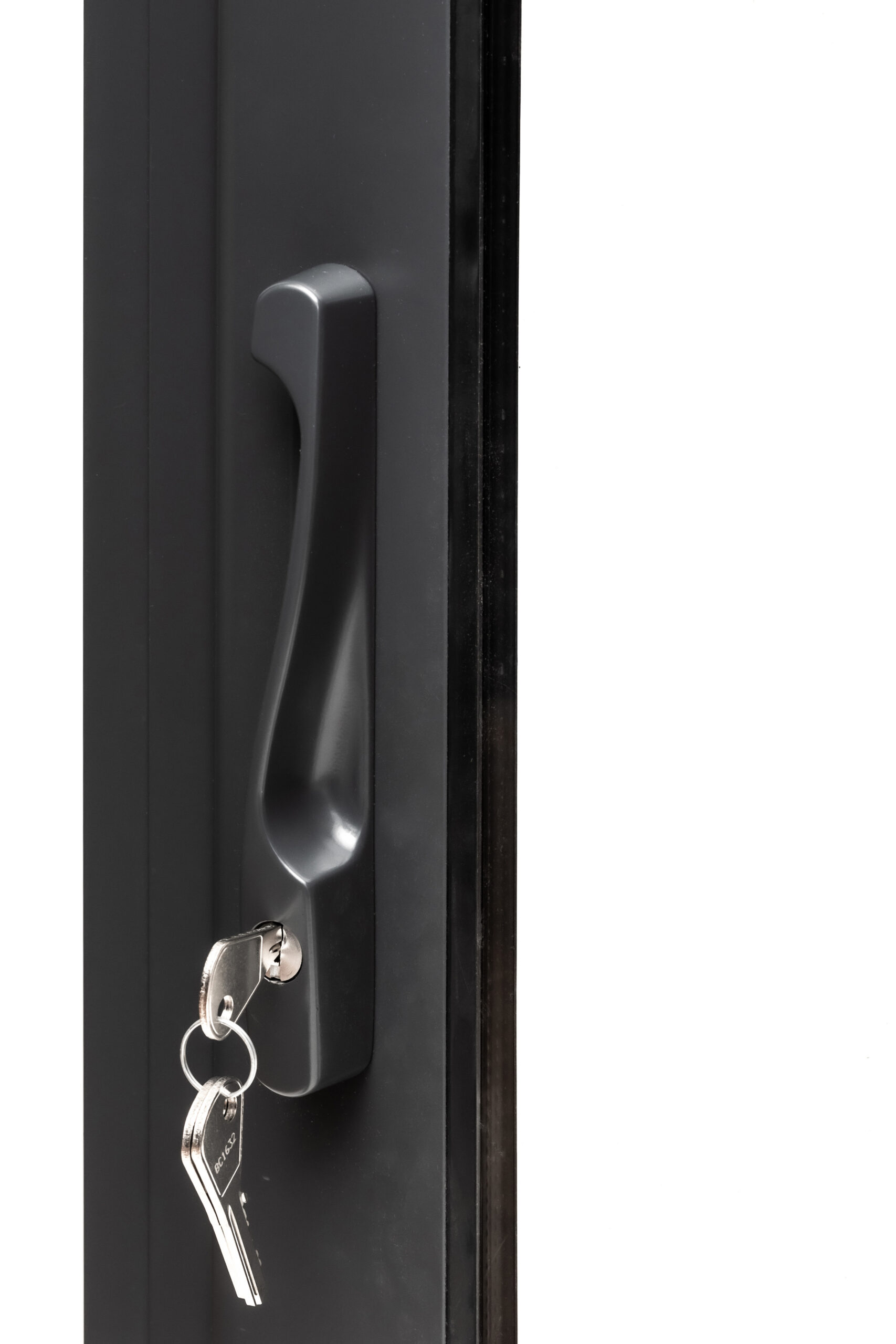 Rebekka Slide_Plus_handle_and_lock_outside