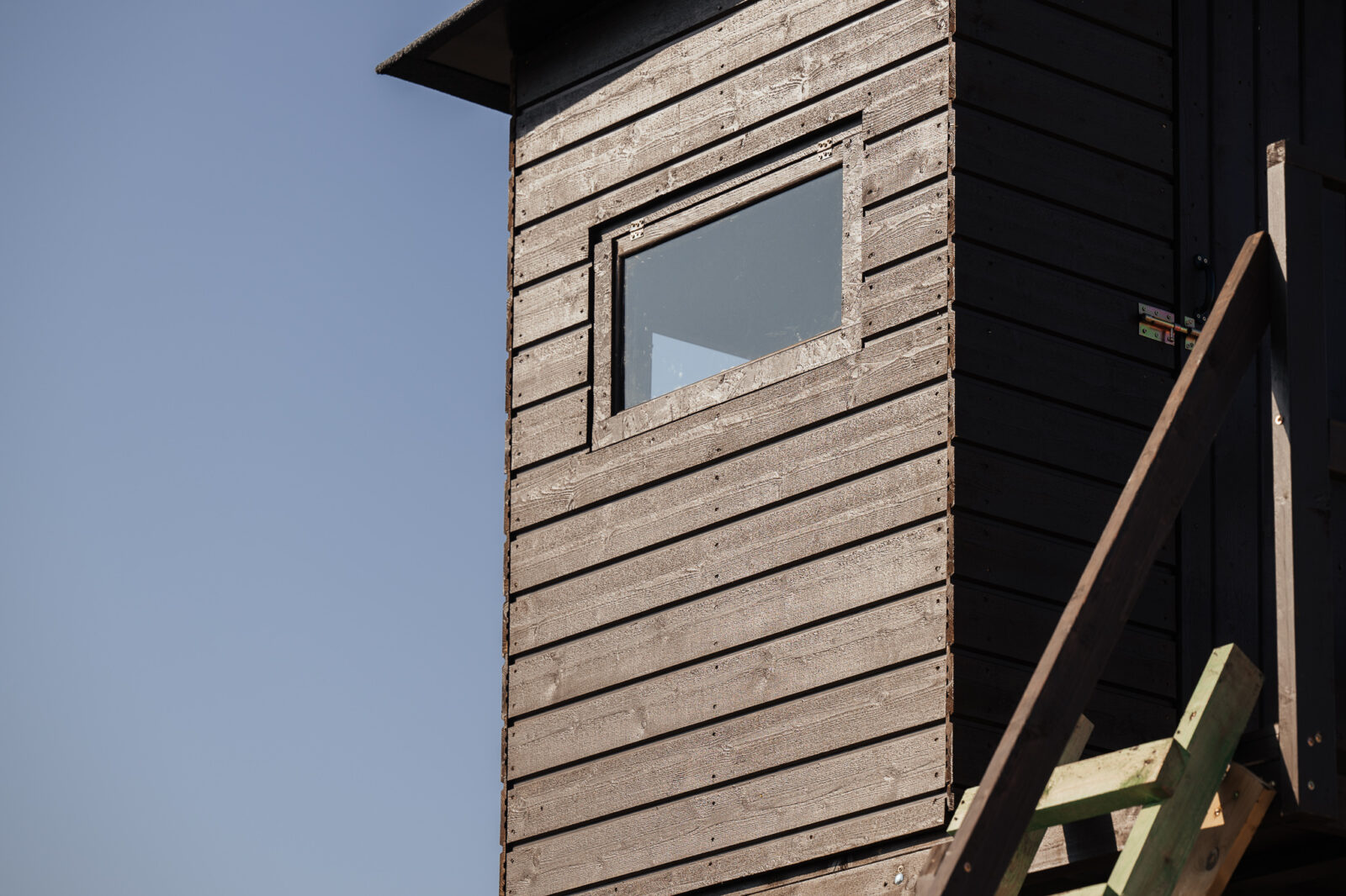 HT1200 aken väljast