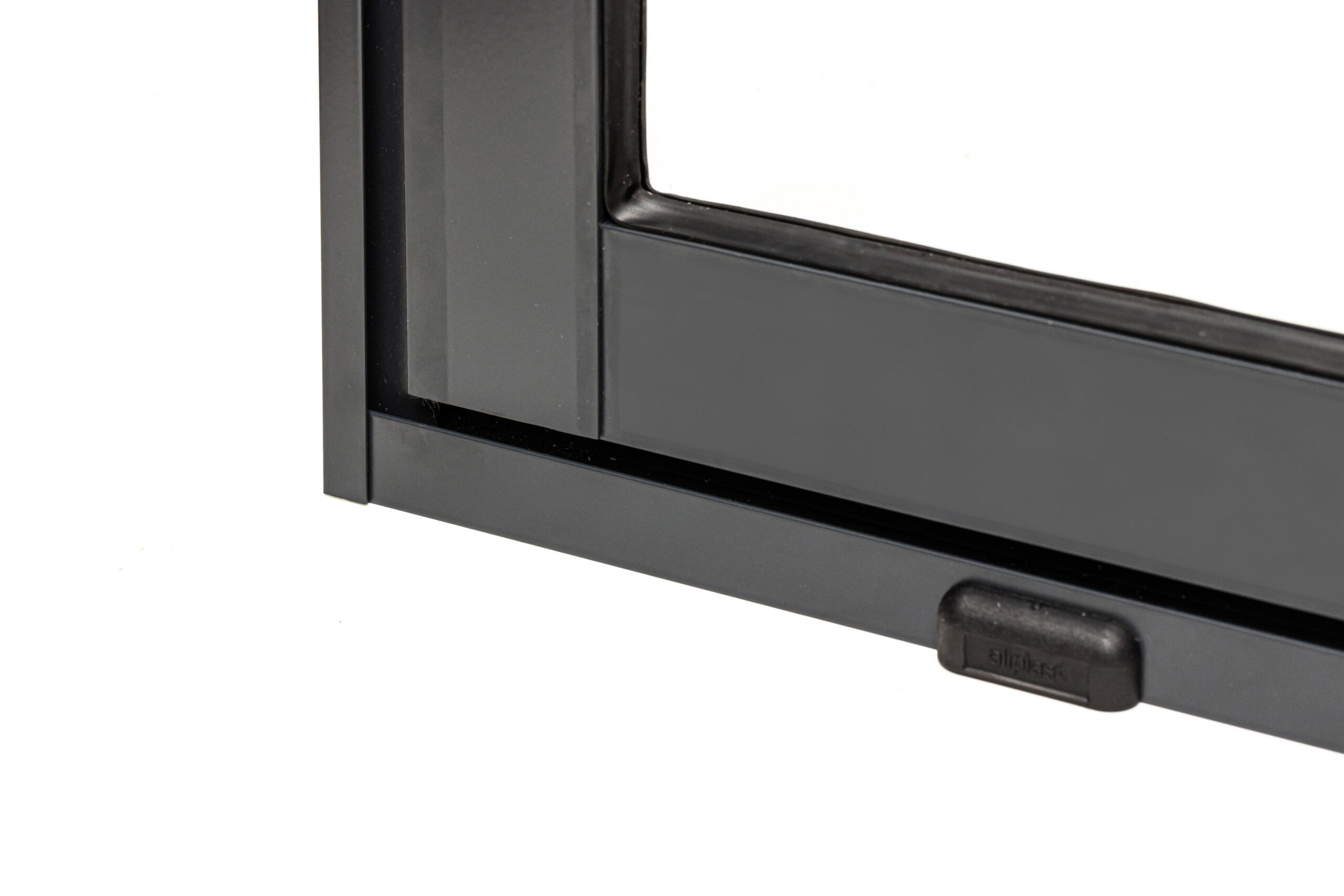 Lumi Slide_corner_drainage_cap_and_corner_connection_bottom